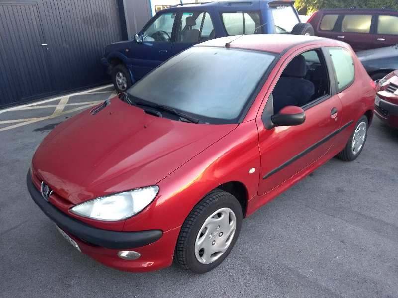 peugeot 206 berlina del año 2001