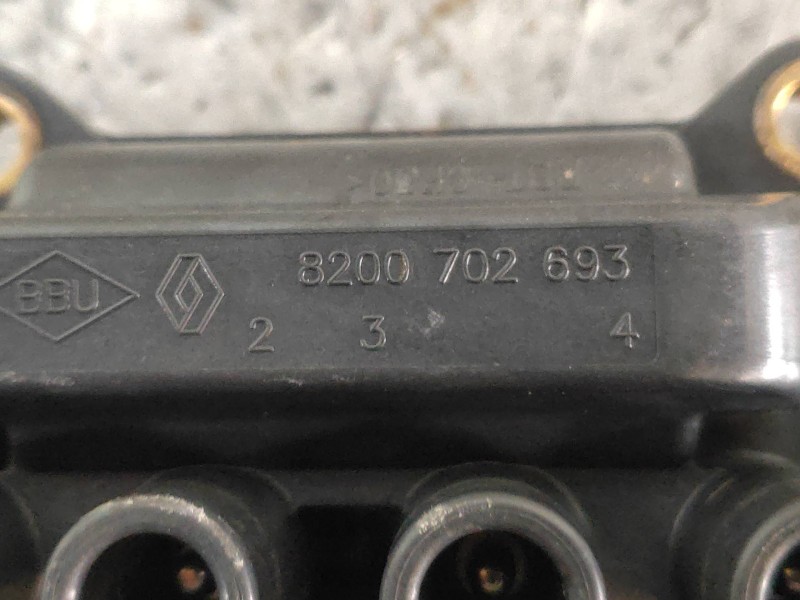 Recambio de bobina encendido para dacia sandero ambiance referencia OEM IAM 8200702693 H8200734204 