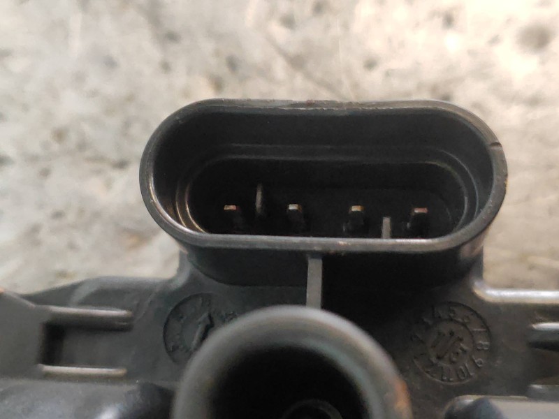 Recambio de bobina encendido para dacia sandero ambiance referencia OEM IAM 8200702693 H8200734204 