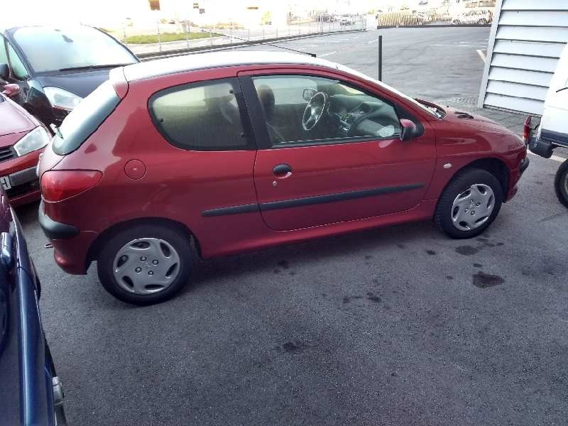 peugeot 206 berlina del año 2001