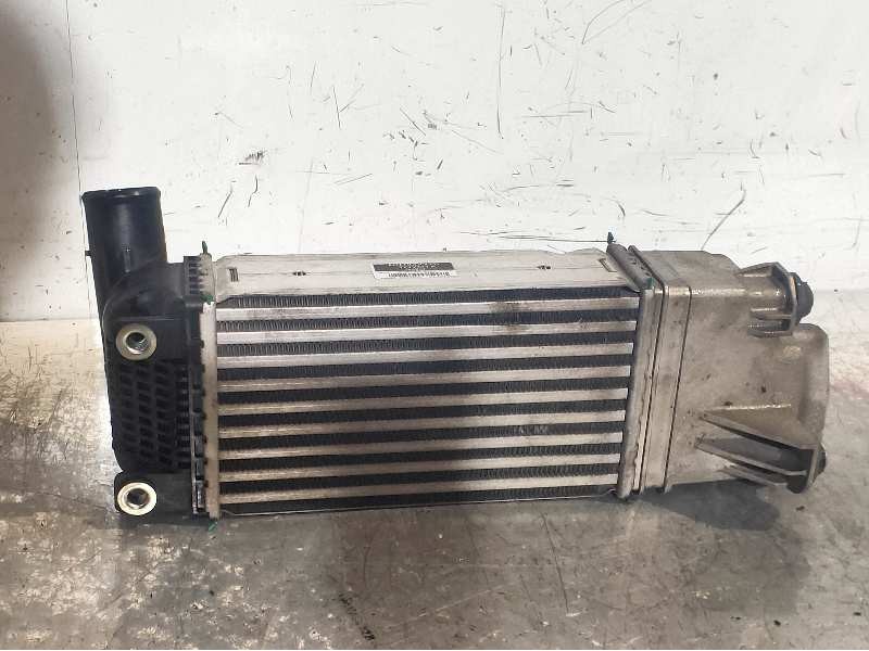 Recambio de intercooler para toyota auris active referencia OEM IAM JD1271005350 0N150 8E8451003 