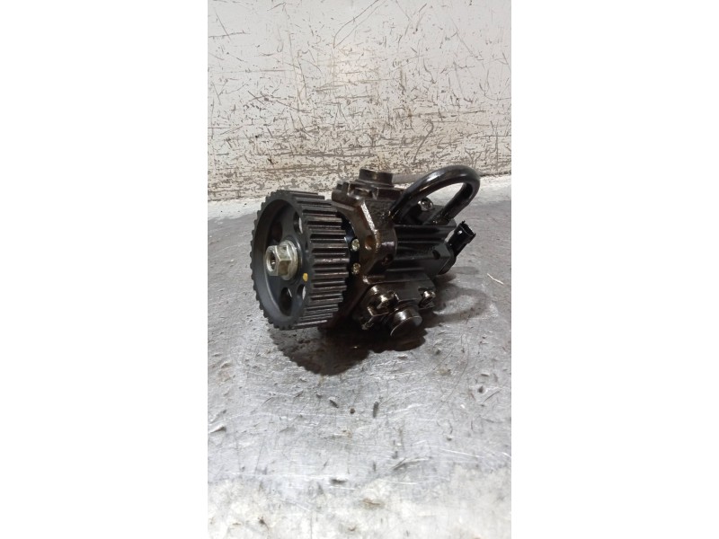 Recambio de bomba inyeccion para chevrolet nubira berlina 2.0 diesel cat referencia OEM IAM 0445010142 96440341 BOSCH