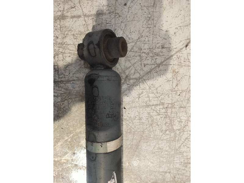 Recambio de amortiguador trasero izquierdo para toyota auris active referencia OEM IAM 4853002A00  