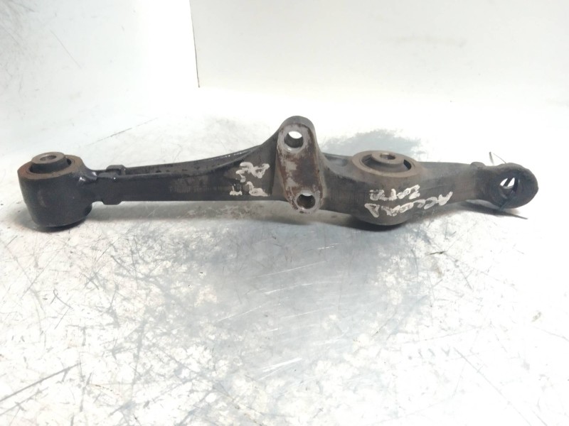 Recambio de brazo suspension inferior delantero derecho para honda accord berlina (cg7-9/ch1-7) 2.0 td referencia OEM IAM   