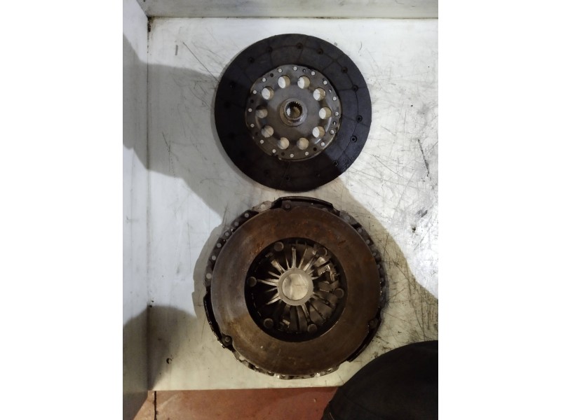 Recambio de kit embrague para kia carnival ii 2.9 crdi lx referencia OEM IAM   