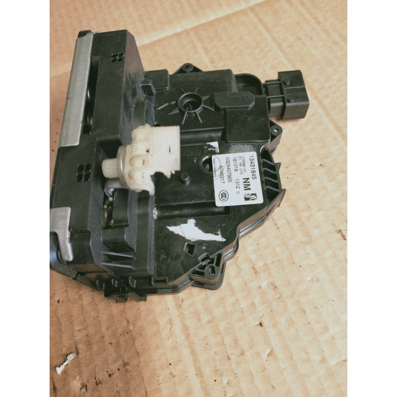 Recambio de motor cierre centralizado trasero derecho para opel corsa e color edition referencia OEM IAM   