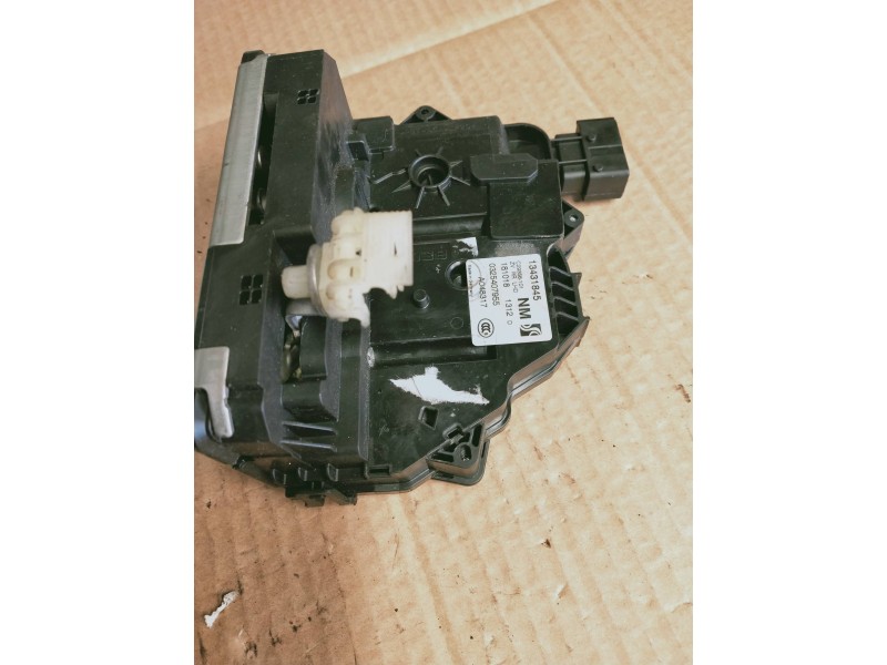 Recambio de motor cierre centralizado trasero derecho para opel corsa e color edition referencia OEM IAM   