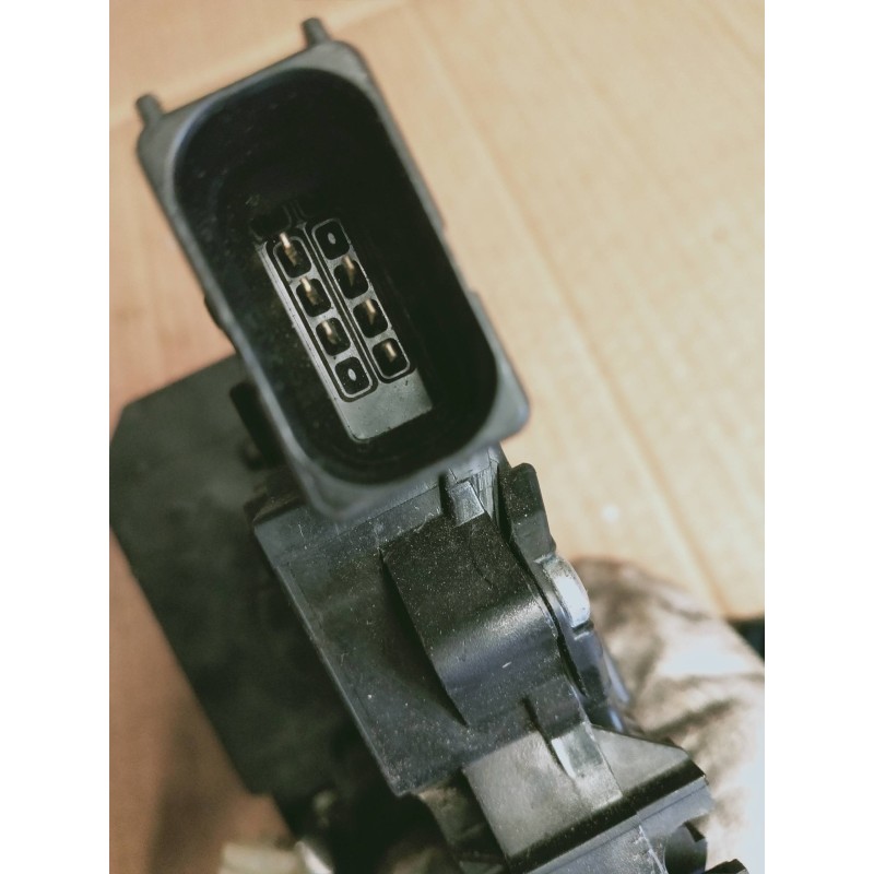 Recambio de motor cierre centralizado trasero derecho para opel corsa e color edition referencia OEM IAM   