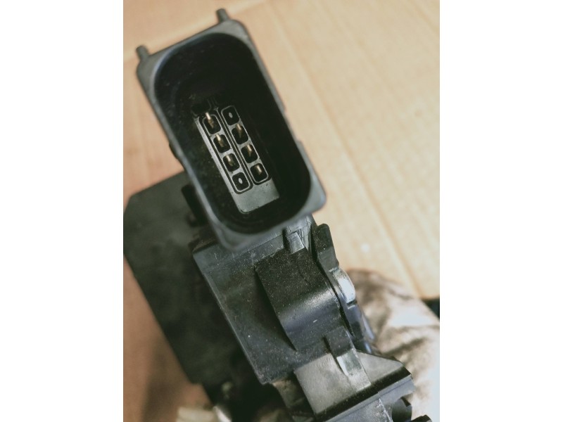 Recambio de motor cierre centralizado trasero derecho para opel corsa e color edition referencia OEM IAM   