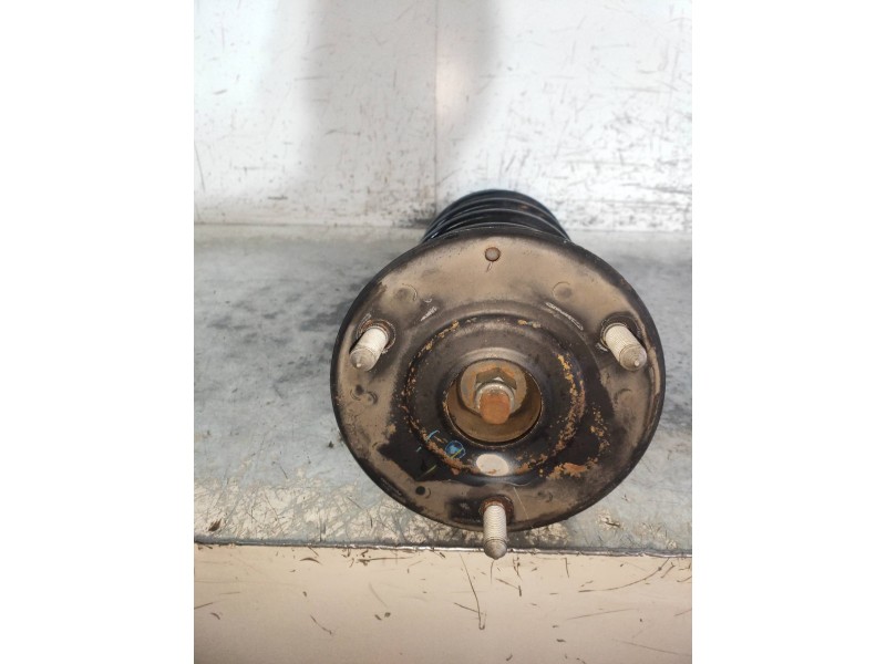 Recambio de amortiguador delantero derecho para lexus is200 (ds2/is2) 220d referencia OEM IAM 4851053161  