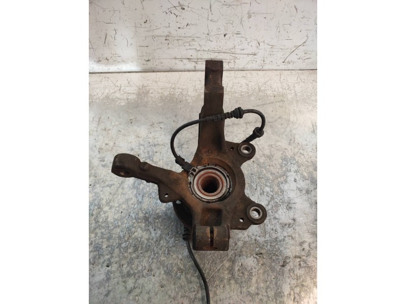 Recambio de mangueta delantera izquierda para renault clio iii authentique referencia OEM IAM   