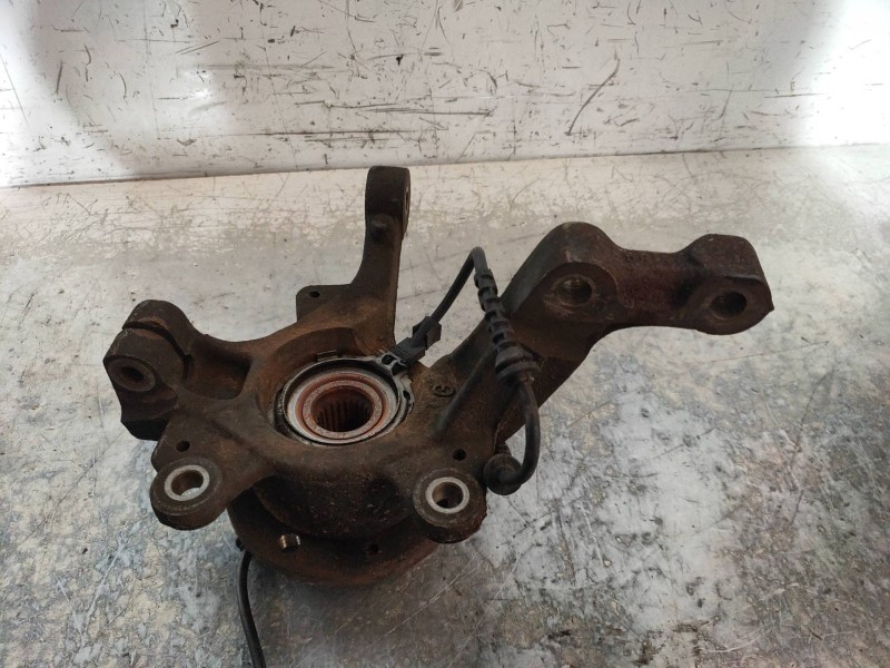 Recambio de mangueta delantera izquierda para renault clio iii authentique referencia OEM IAM   