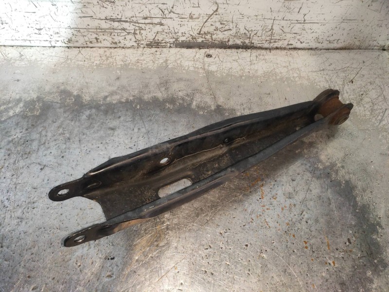 Recambio de brazo suspension inferior trasero izquierdo para lexus is200 (ds2/is2) 220d referencia OEM IAM   