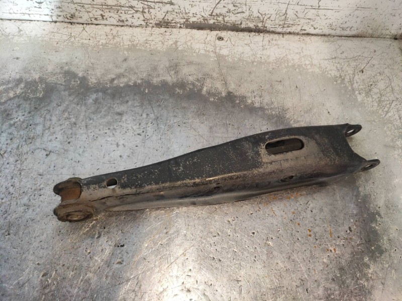 Recambio de brazo suspension inferior trasero derecho para lexus is200 (ds2/is2) 220d referencia OEM IAM   