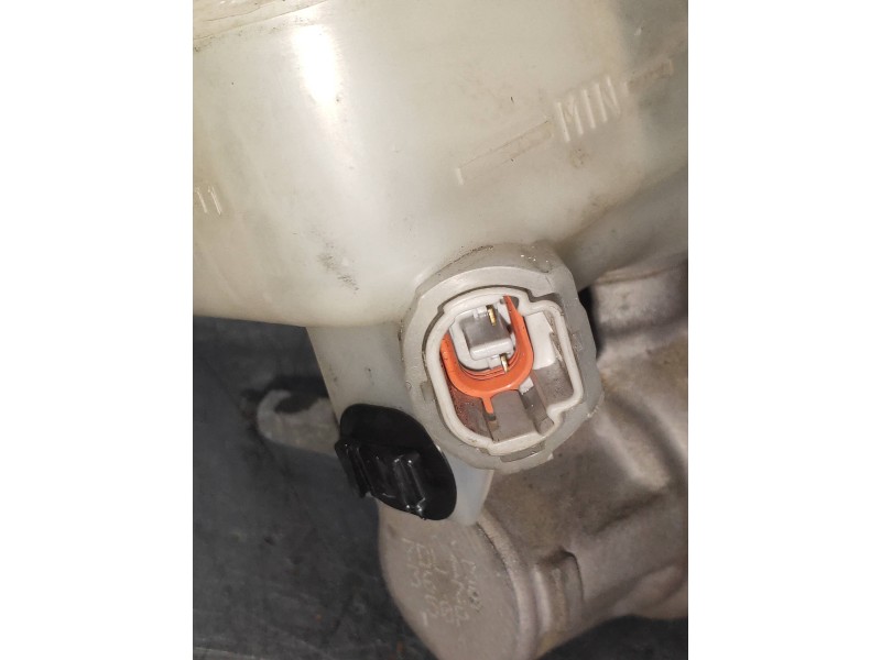 Recambio de bomba freno para lexus is200 (ds2/is2) 220d referencia OEM IAM   