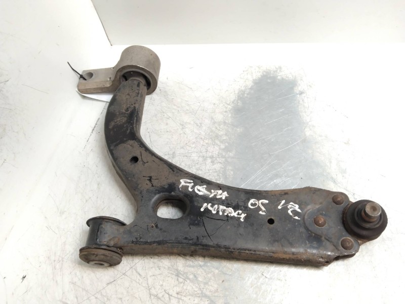 Recambio de brazo suspension inferior delantero izquierdo para ford fiesta (cbk) fun referencia OEM IAM   