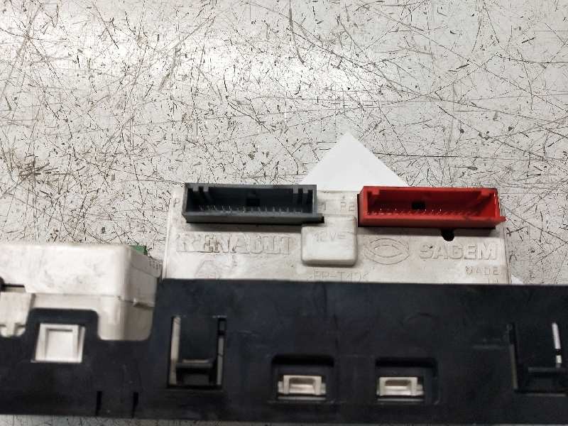 Recambio de pantalla multifuncion para renault laguna ii grandtour (kg0) dynamique referencia OEM IAM 8200002604A 216541195 