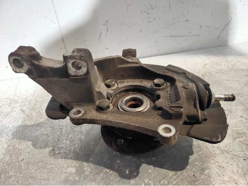 Recambio de mangueta delantera derecha para volvo xc70 d5 tracción total referencia OEM IAM   