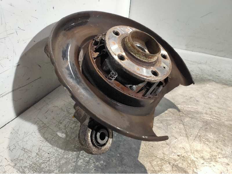 Recambio de mangueta trasera derecha para volvo xc70 d5 tracción total referencia OEM IAM 9200624  