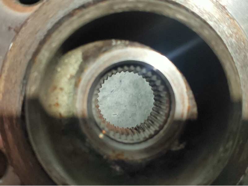 Recambio de mangueta trasera izquierda para volvo xc70 d5 tracción total referencia OEM IAM 9200623  