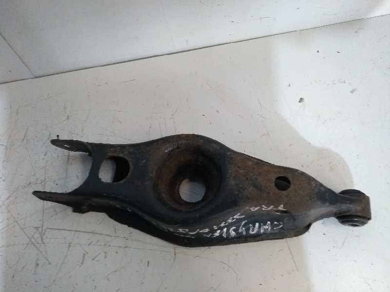 Recambio de brazo suspension inferior trasero izquierdo para chrysler 300 c 3.5 referencia OEM IAM   
