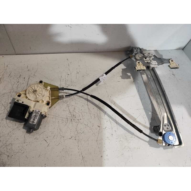 Recambio de elevalunas trasero izquierdo para renault megane iii berlina 5 p business referencia OEM IAM 827210003R 827310185R 9