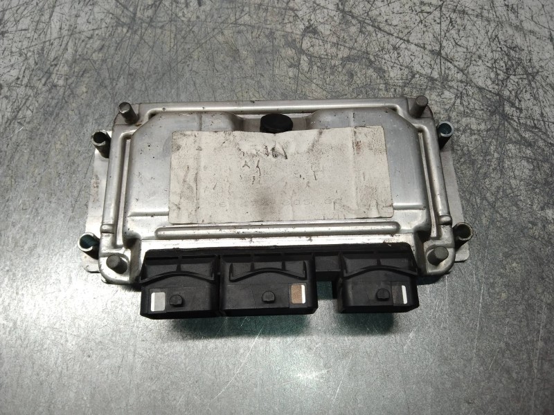 Recambio de centralita motor uce para peugeot 307 (s1) xn referencia OEM IAM 0261206943 9647480580 ME744 35