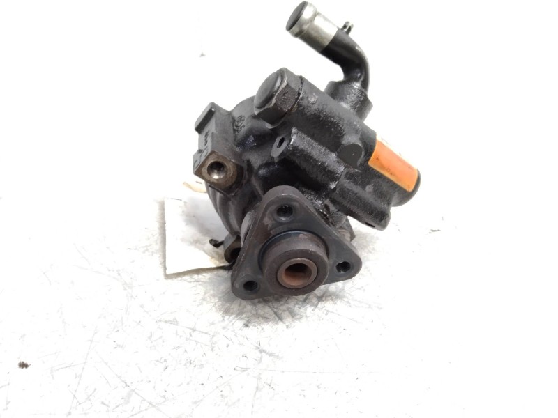 Recambio de bomba direccion para alfa romeo 145 1.9 jtd referencia OEM IAM 46533006  