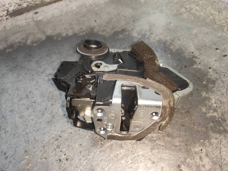 Recambio de motor cierre centralizado trasero derecho para lexus is200 (ds2/is2) 220d referencia OEM IAM   