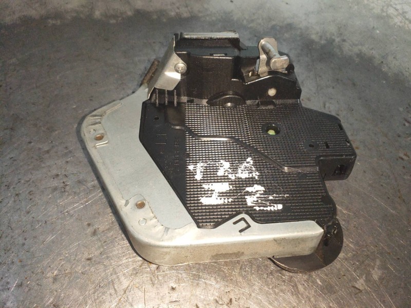 Recambio de motor cierre centralizado trasero izquierdo para lexus is200 (ds2/is2) 220d referencia OEM IAM   