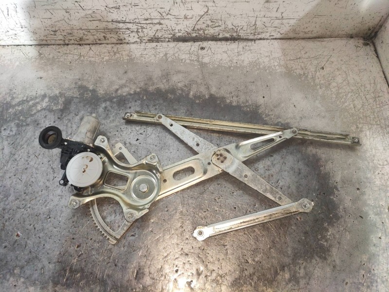 Recambio de elevalunas delantero derecho para lexus is200 (ds2/is2) 220d referencia OEM IAM 8571058010 0620401760 