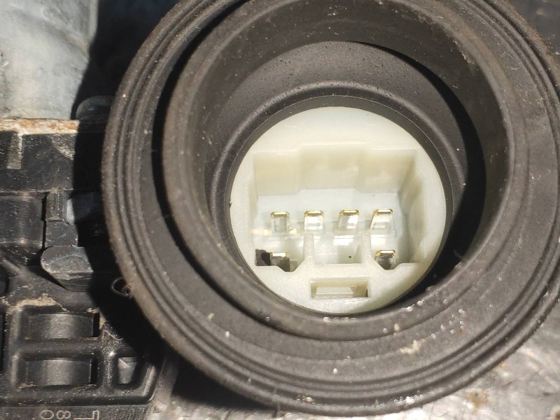 Recambio de elevalunas delantero izquierdo para lexus is200 (ds2/is2) 220d referencia OEM IAM 8572058010 0620401770 