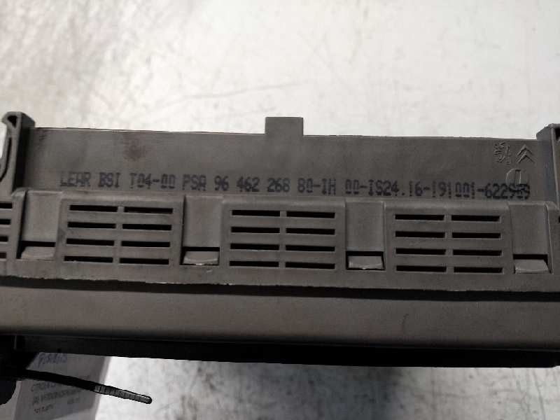 Recambio de caja reles / fusibles para citroen c5 berlina 2.0 hdi sx referencia OEM IAM 9646226880  