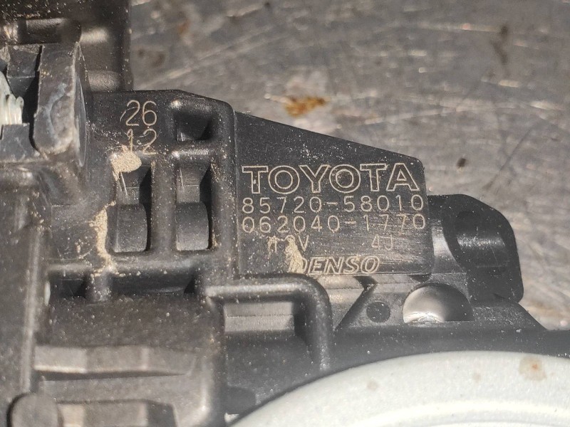 Recambio de elevalunas delantero izquierdo para lexus is200 (ds2/is2) 220d referencia OEM IAM 8572058010 0620401770 