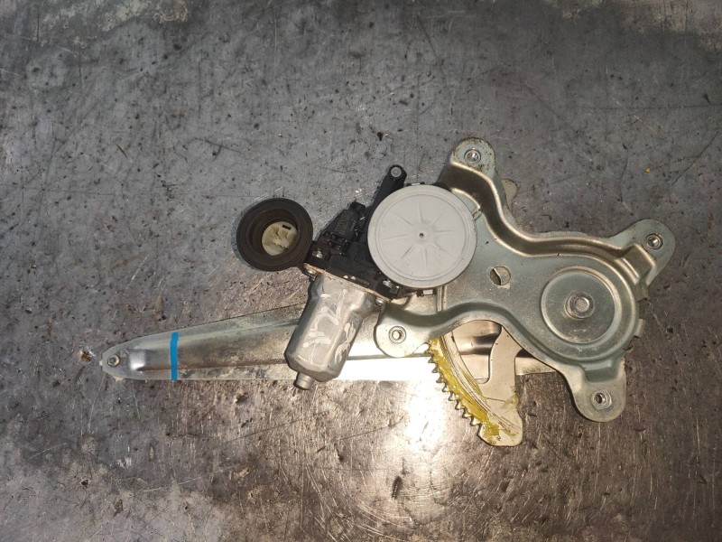 Recambio de elevalunas trasero derecho para lexus is200 (ds2/is2) 220d referencia OEM IAM 8572058010 0620401770 