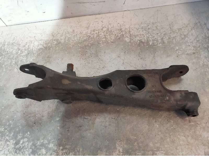 Recambio de brazo suspension superior trasero izquierdo para volvo xc70 d5 tracción total referencia OEM IAM 30647013  