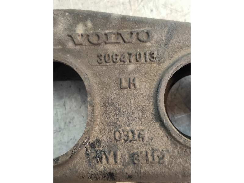 Recambio de brazo suspension superior trasero izquierdo para volvo xc70 d5 tracción total referencia OEM IAM 30647013  