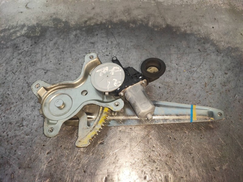 Recambio de elevalunas trasero izquierdo para lexus is200 (ds2/is2) 220d referencia OEM IAM 8571058010 0620401760 