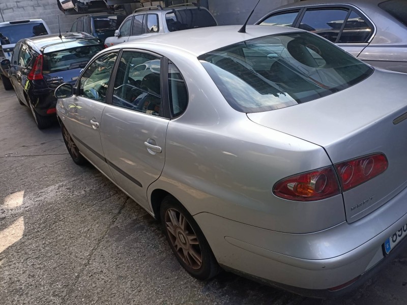 seat cordoba berlina (6l2) del año 2003