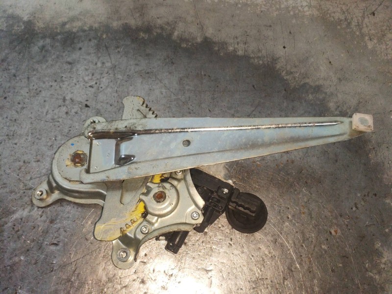 Recambio de elevalunas trasero izquierdo para lexus is200 (ds2/is2) 220d referencia OEM IAM 8571058010 0620401760 