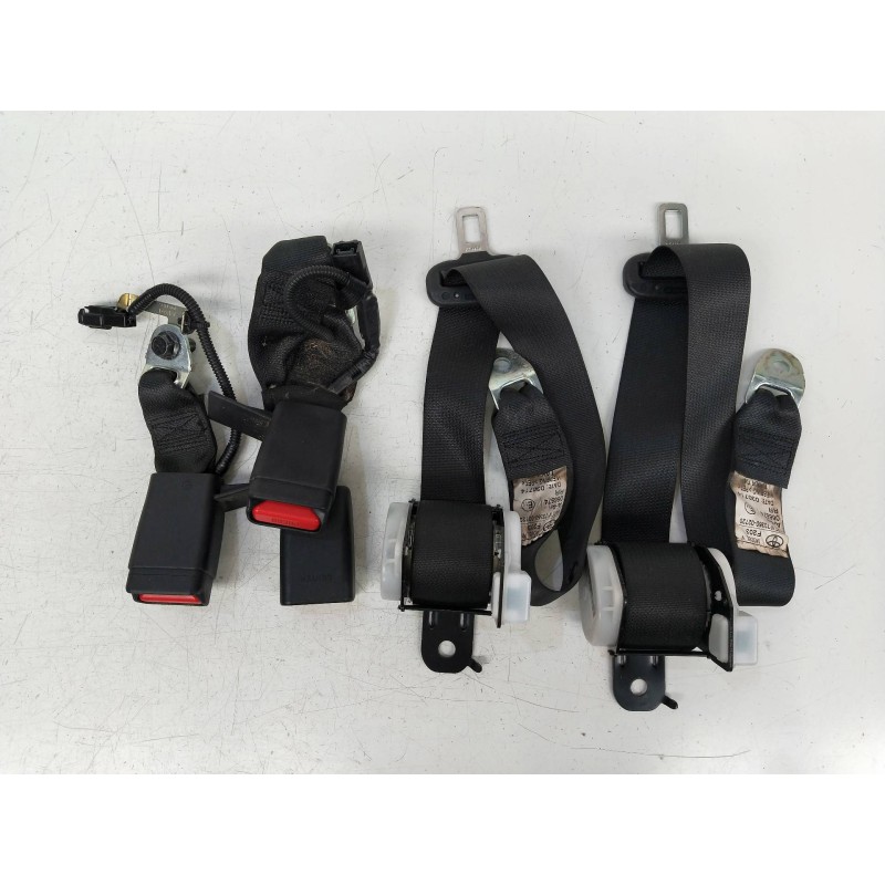 Recambio de juego cinturones trasero para toyota auris touring sports (e18) 1.8 16v cat (híbrido) referencia OEM IAM   5P R