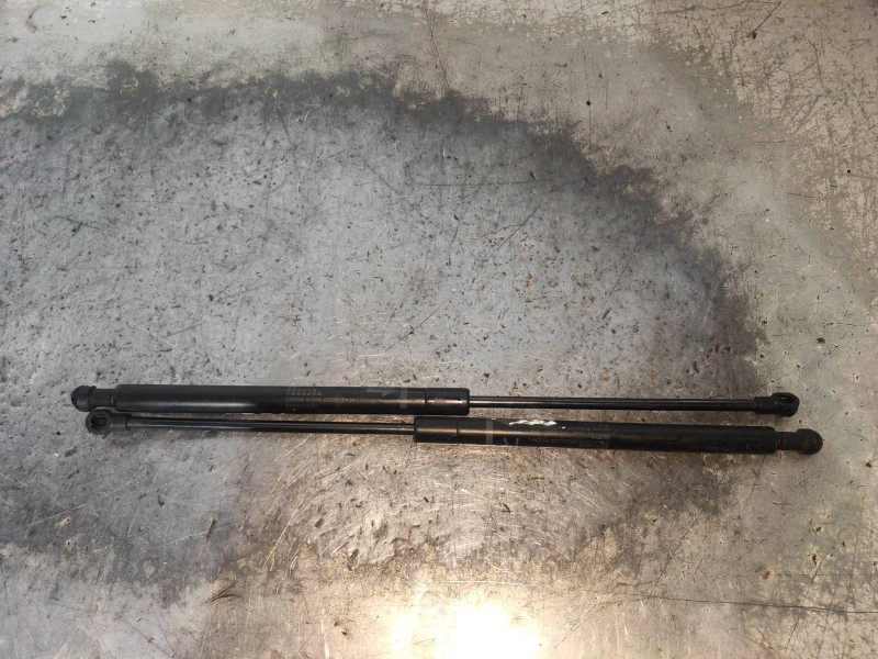 Recambio de amortiguadores capo para lexus is200 (ds2/is2) 220d referencia OEM IAM 534500W081 534400W101 