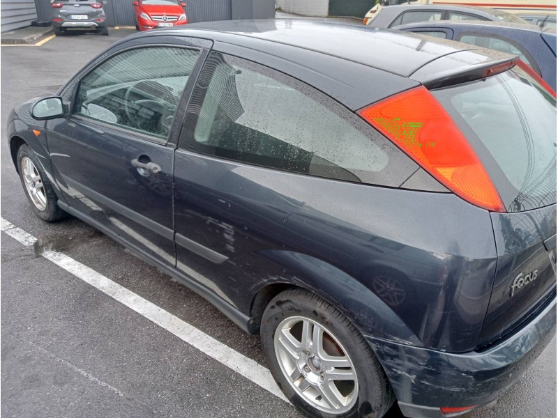ford focus berlina (cak) del año 2001