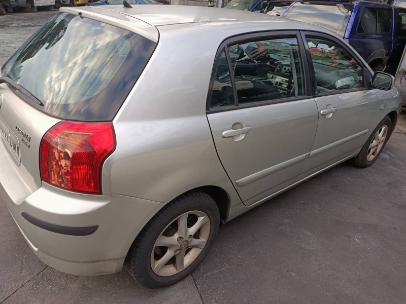 toyota corolla (e12) del año 2005
