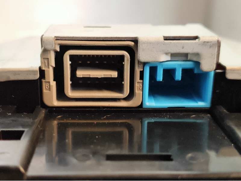 Recambio de pantalla multifuncion para volvo xc70 d5 tracción total referencia OEM IAM 306562451  