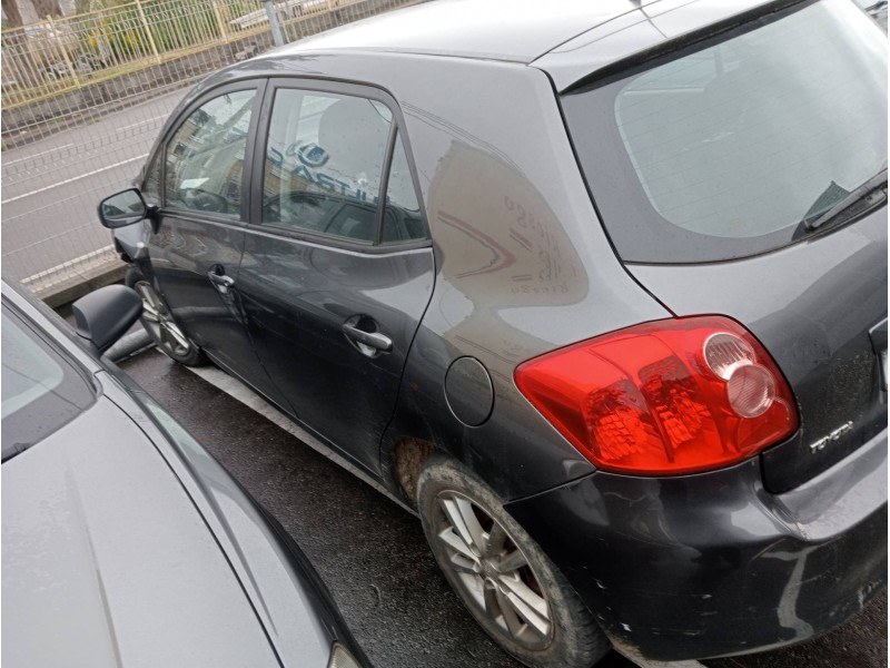 toyota auris del año 2009