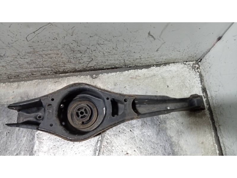Recambio de brazo suspension inferior trasero derecho para volkswagen golf vi (5k1) gti referencia OEM IAM   
