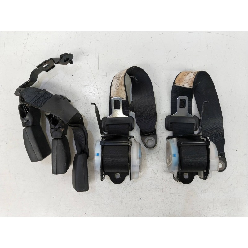 Recambio de juego cinturones trasero para toyota avensis berlina (t25) 2.0 d4-d executive berlina (5-ptas.) referencia OEM IAM  