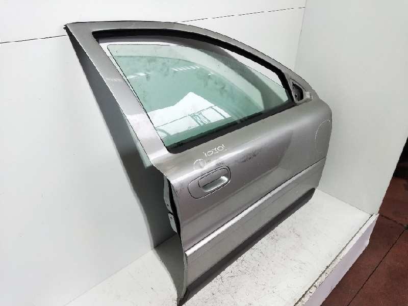 Recambio de puerta delantera derecha para volvo xc70 d5 tracción total referencia OEM IAM   