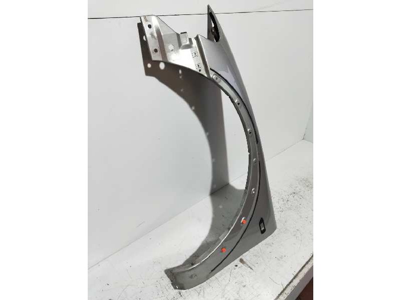 Recambio de aleta delantera izquierda para volvo xc70 d5 tracción total referencia OEM IAM   